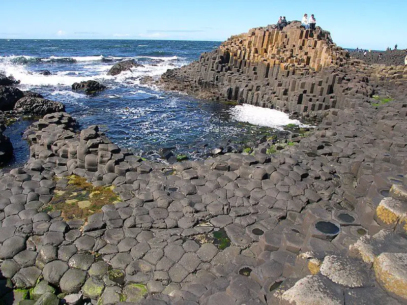 IGNEOUS-ROCK-Giants IGNEOUS-ROCK-Giants